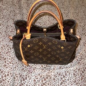 Louis Vuitton Montaigne MM w/ Cosmetic Bag 100% Authentic